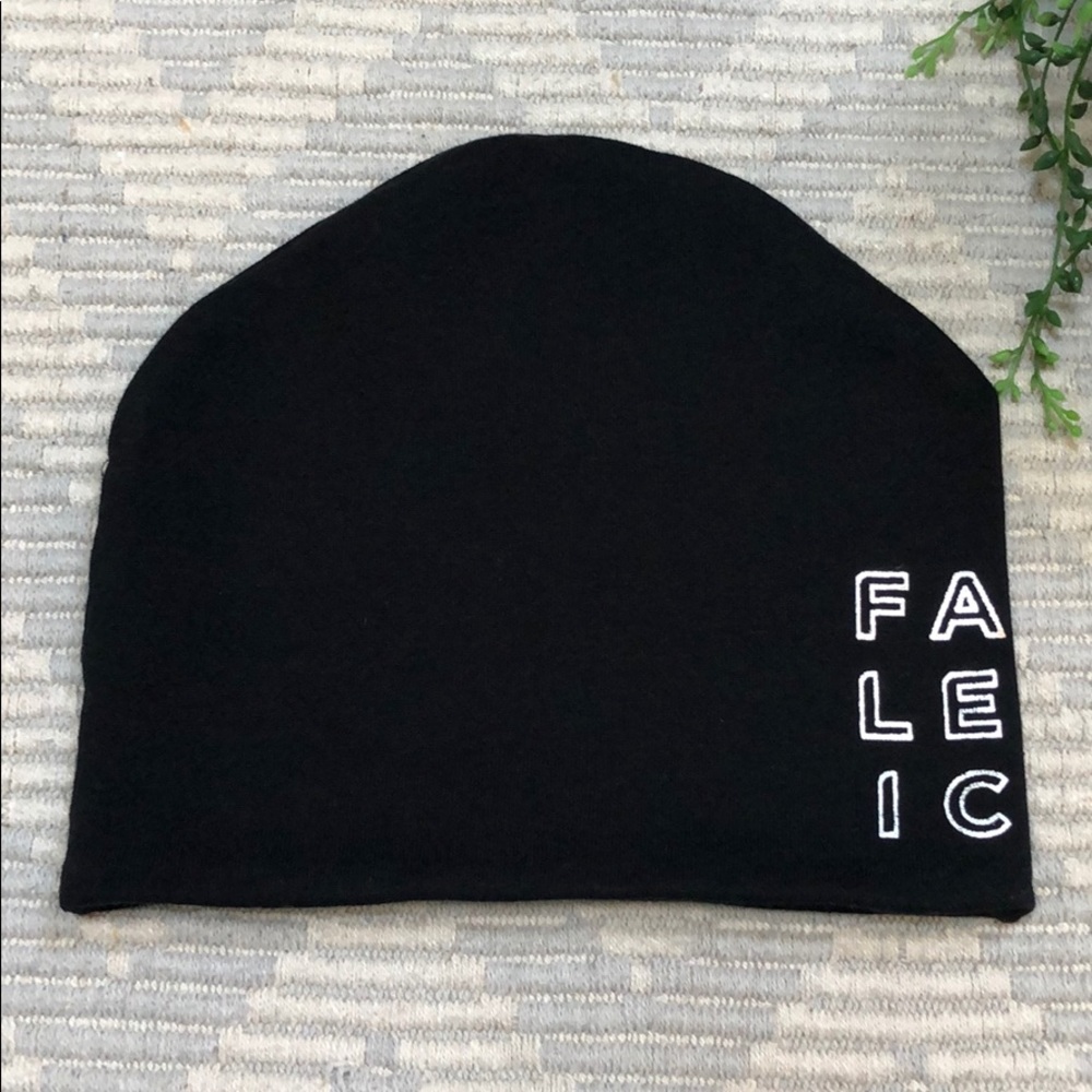 Fabletics beanie - Picture 2 of 6